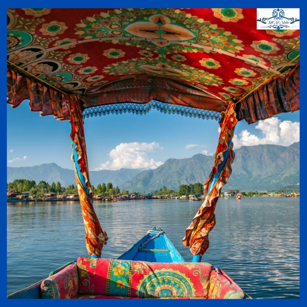 art_lalit's tweet photo. Famously known as ‘Heaven on Earth #Srinagar is located in the union territory of #Jammu &amp; #Kashmir, on the banks of river Jhelum
#Lovekashmir #indiapicture #bbctravel #touristattraction  #touristplace #travelphotography #traveler #travel #Travelgram #TravelLife #lalitartmedia https://t.co/4uMvWTFlTG