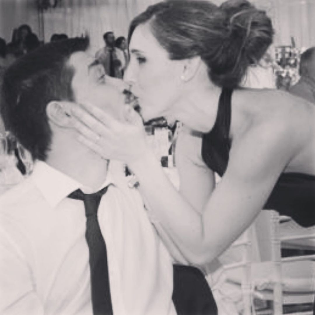 Eliza_deRosario's tweet photo. ..@sole_pastorutti si para el 1º Millón nos regalaste esta bella foto, cuál nos toca para los DOS MILLONES TAL COMO SIENTO ??!!.."A pedido del público y como regalo por haber llegado al #millon con #talcomosiento Un poco de amor!!!#jere y #lagringa 😍😍😍gracias Vamos por más!!" https://t.co/FdErU25EqY