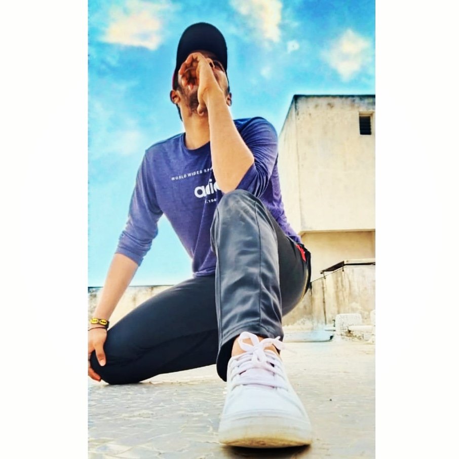 harshiljani07's tweet photo. Take a Deep breath and Remember
Who The Beast You are😈..
#star_boy✨
#harshil_jani
#be_unstoppable https://t.co/kcht3QtmEX