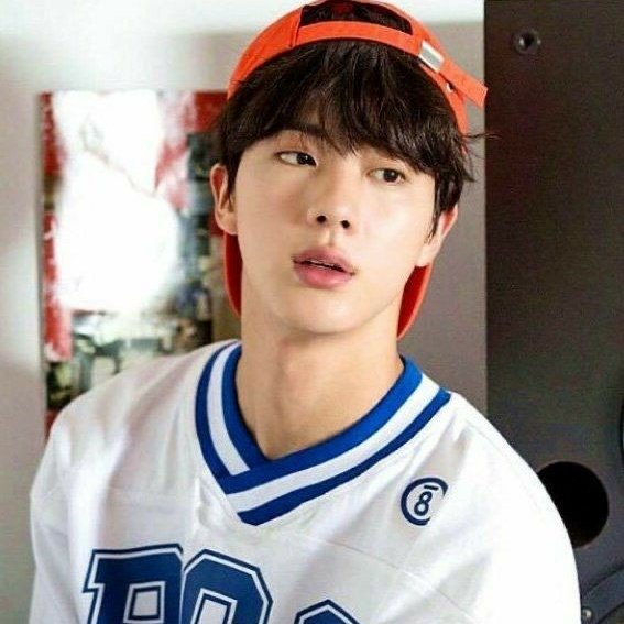 vhopeisnotdead's tweet photo. YoonJin au¡ Play Game

Seokjin é capitão do time de beisebol do seu colégio e vive em pé de guerra com Yoongi, capitão do time de basquete. Em uma dessas brigas eles acabam parando na diretoria e para não serem expulsos de seus times terão que aprender a conviver juntos. https://t.co/x30zxhpmup
