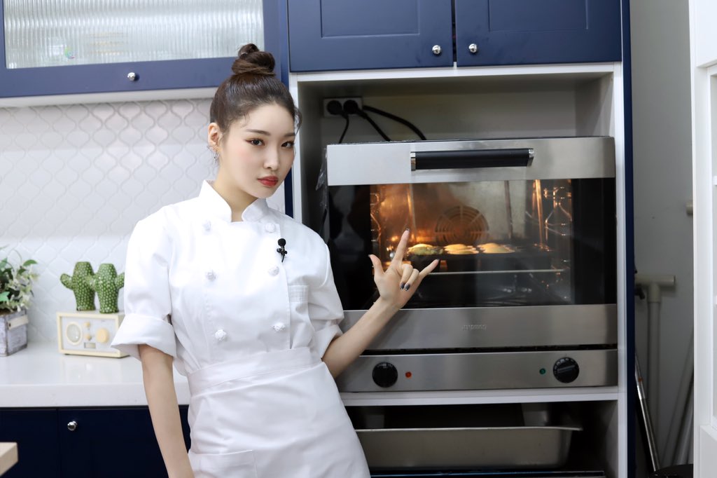 CHUNGHA_MNHent's tweet photo. 🐰 #FANSHIPonly

📸 청하 2020 팬미팅 VCR 촬영 현장 # 2-2
✌🏻 https://t.co/nGIFK4CLXc

#청하 #CHUNGHA
#별하랑 #BYULHARANG
#OfficialBYULHARANG1st
#청하나라의_별하랑 💚💙💜 https://t.co/WLYL9gT2Uy