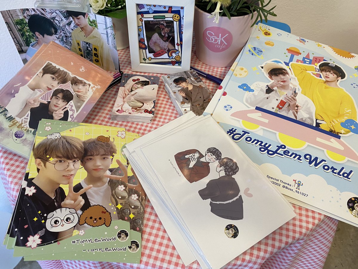 Cafe_SeungPyo's tweet photo. มีของฝากแจกจากงาน #ToMyRemWorld สำหรับชิปเปอร์ #ซอกเร็ม #ซอกซง ที่มาในงาน #LoveAtFirstSight_SeungPyo  นะคะ  ใครสนใจ มารับได้ที่โต๊ะสตาฟเลยค่ะ 

@AllremCafe  💙 https://t.co/zSMH0ehUBF