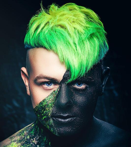 childpricerp's tweet photo. Could someone explain to me please why my cousin would do this to his hair..... @JamesMikaelson https://t.co/8l26kPxfVw