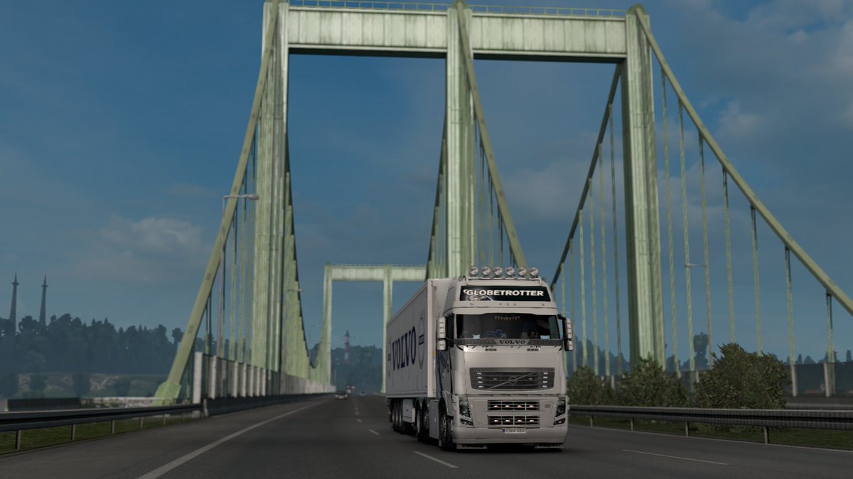 chizuru_suki's tweet photo. Midnight run from London (GB) to Dortmund (D), delivering urgently needed medical equipments in my brand-new like FH16
#ETS2 #FHTuningPack
@SCSsoftware https://t.co/Gx3jsWbOO8