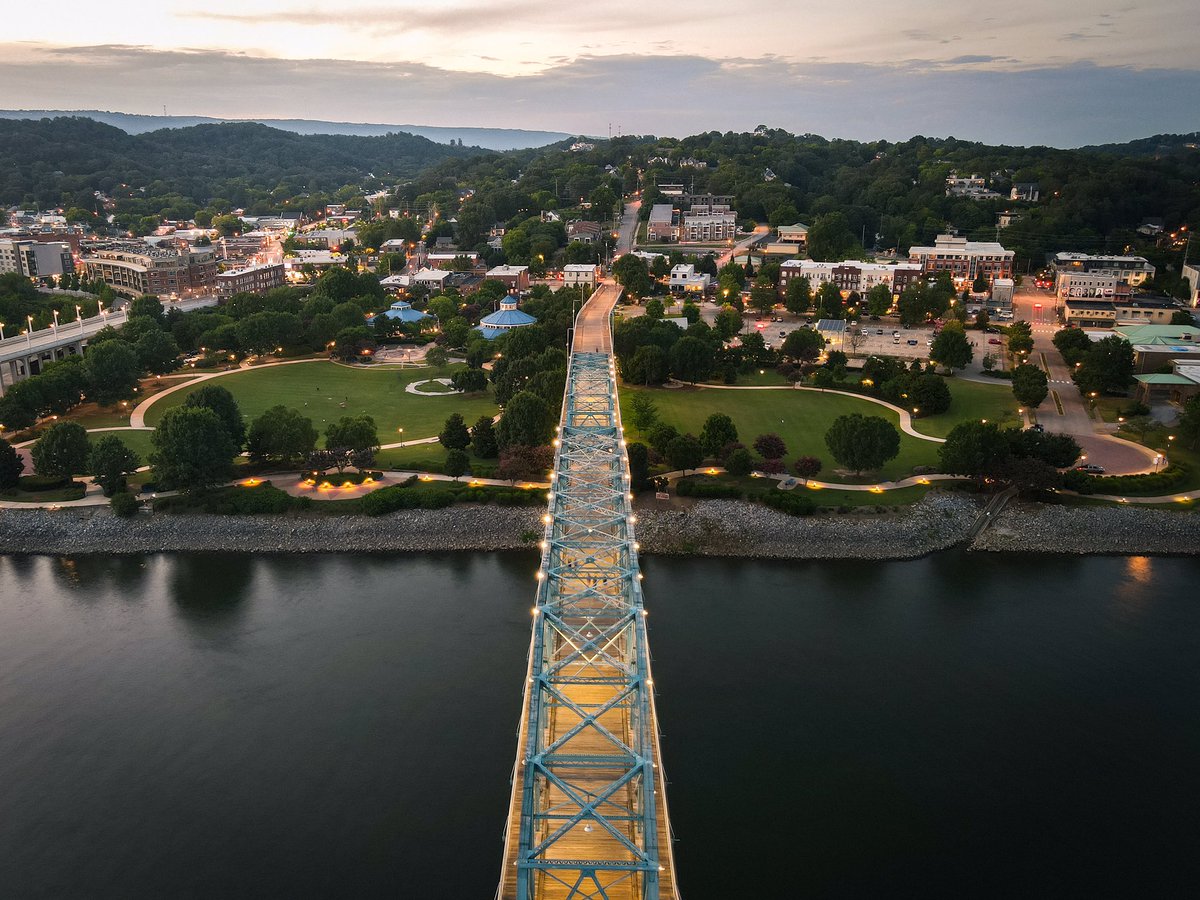 The_Source06's tweet image. Chattanooga is one beautiful city. 📸 by me and my drone!
#Photography #Mavic #MavicAir2 #BlackPhotographer #LandscapePhotography
