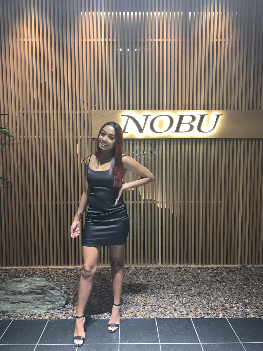 fwblasian's tweet photo. pressure points when I press up🖤💫 https://t.co/6mXnIByXJj