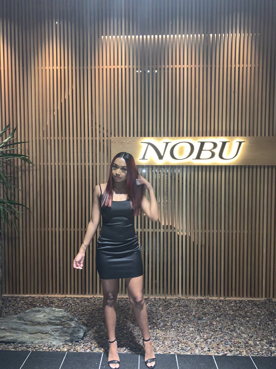 fwblasian's tweet photo. pressure points when I press up🖤💫 https://t.co/6mXnIByXJj