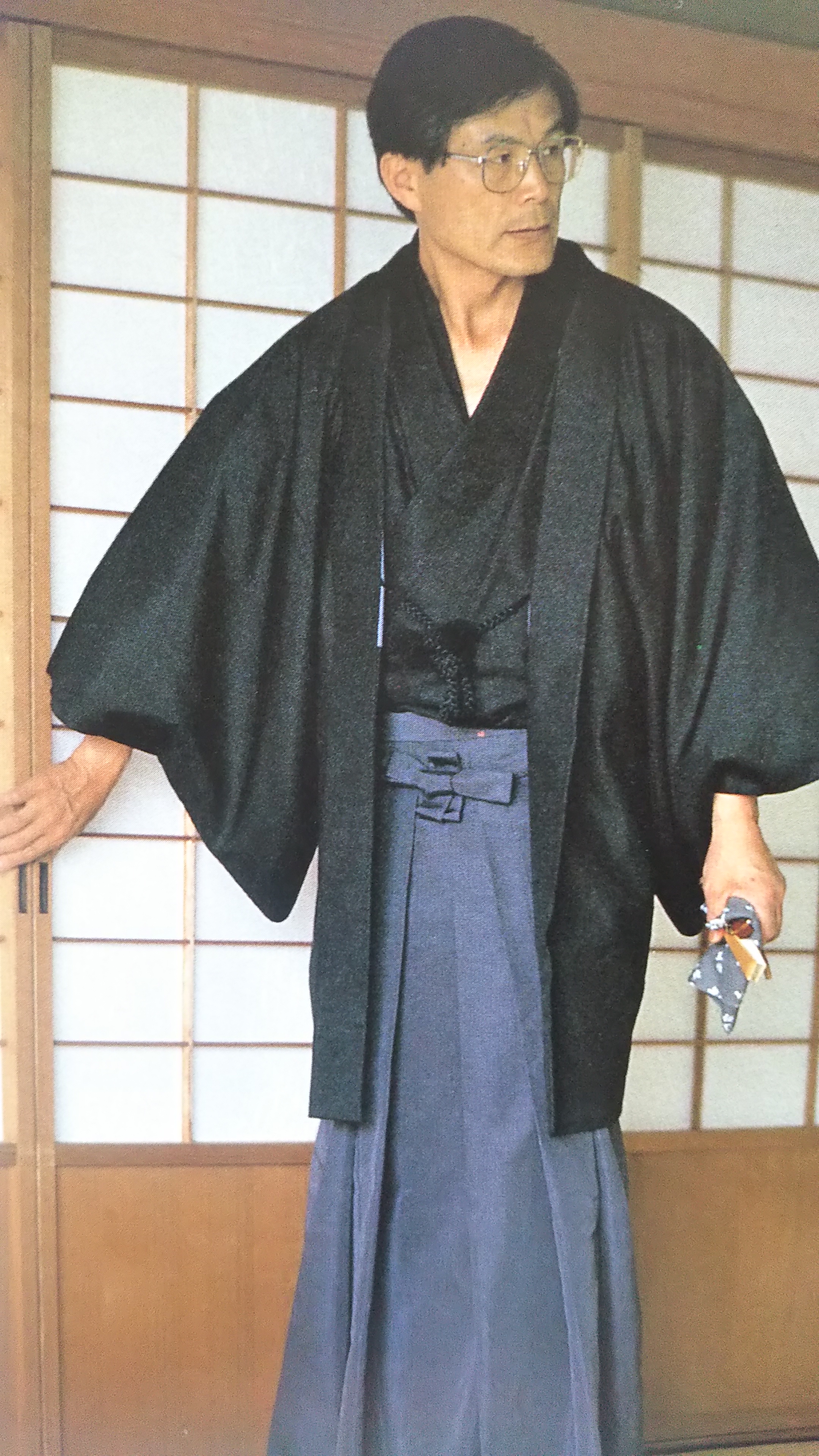 役立つ情報がいっぱい En Twitter 米長邦雄 は日本の将棋棋士 タイトル獲得数19期は歴代6位で 永世棋聖の称号を持つ 趣味の囲碁は8段の腕前 厚みを重視し 劣勢になると自陣に駒を打ち付け複雑にして逆転を狙う棋風から 泥沼流 と呼ばれた 小6で佐藤7段に