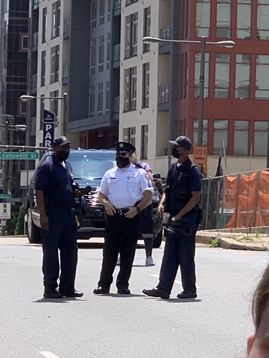These police officers showed up at the Philly Student Union’s Rally/March. As we got closer to 440, they pulled into a parking lot and began filming and taking pictures. As we walked by we yelled what are you doing & why are you filming kids?  @PPDCommish  @PhillyMayor  @newskag