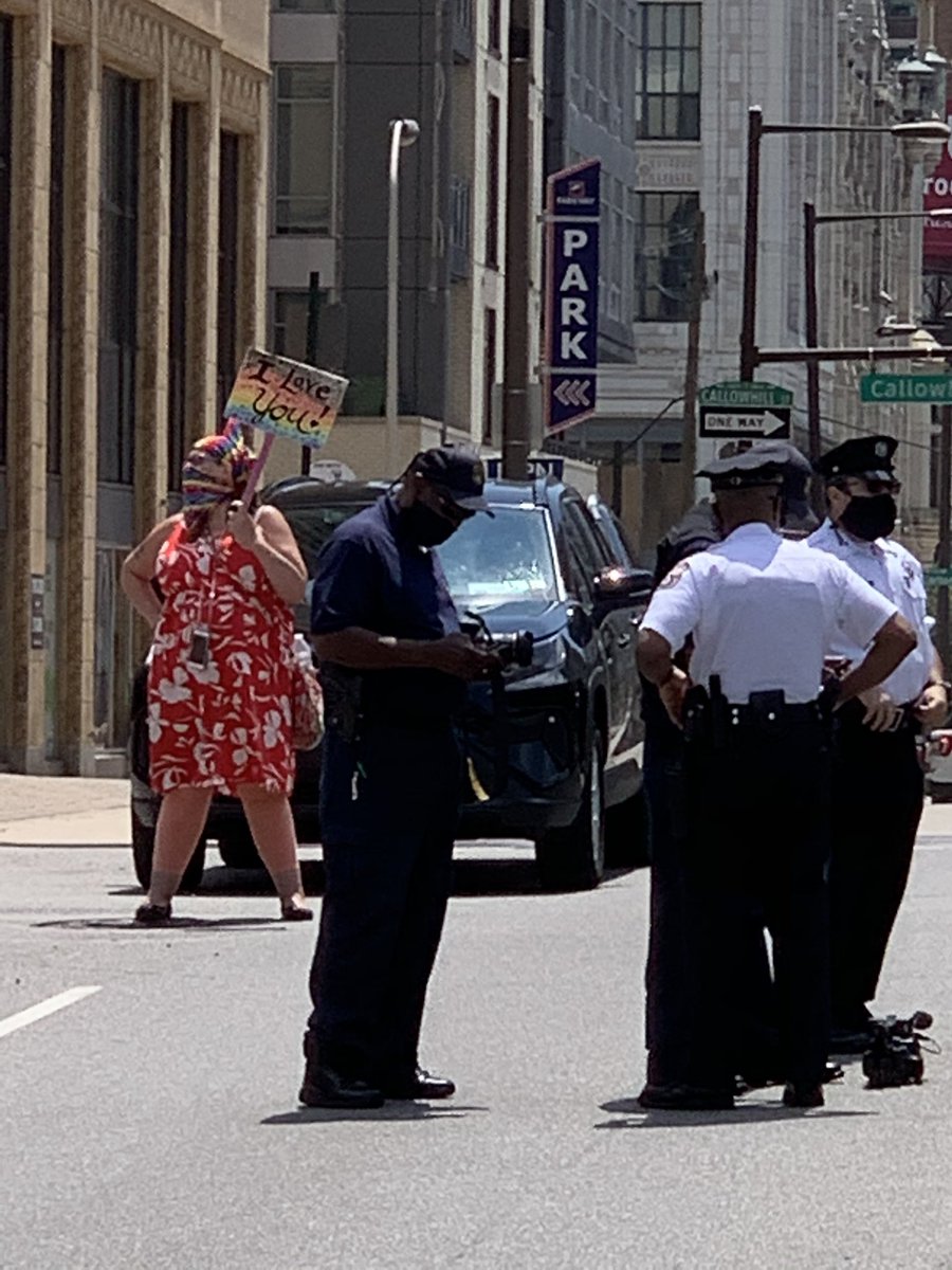 These police officers showed up at the Philly Student Union’s Rally/March. As we got closer to 440, they pulled into a parking lot and began filming and taking pictures. As we walked by we yelled what are you doing & why are you filming kids?  @PPDCommish  @PhillyMayor  @newskag