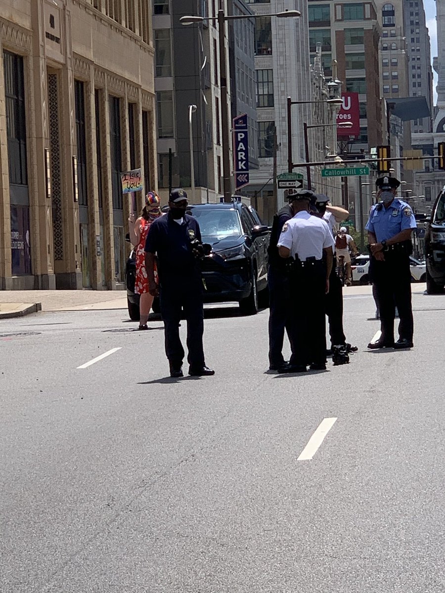 These police officers showed up at the Philly Student Union’s Rally/March. As we got closer to 440, they pulled into a parking lot and began filming and taking pictures. As we walked by we yelled what are you doing & why are you filming kids?  @PPDCommish  @PhillyMayor  @newskag