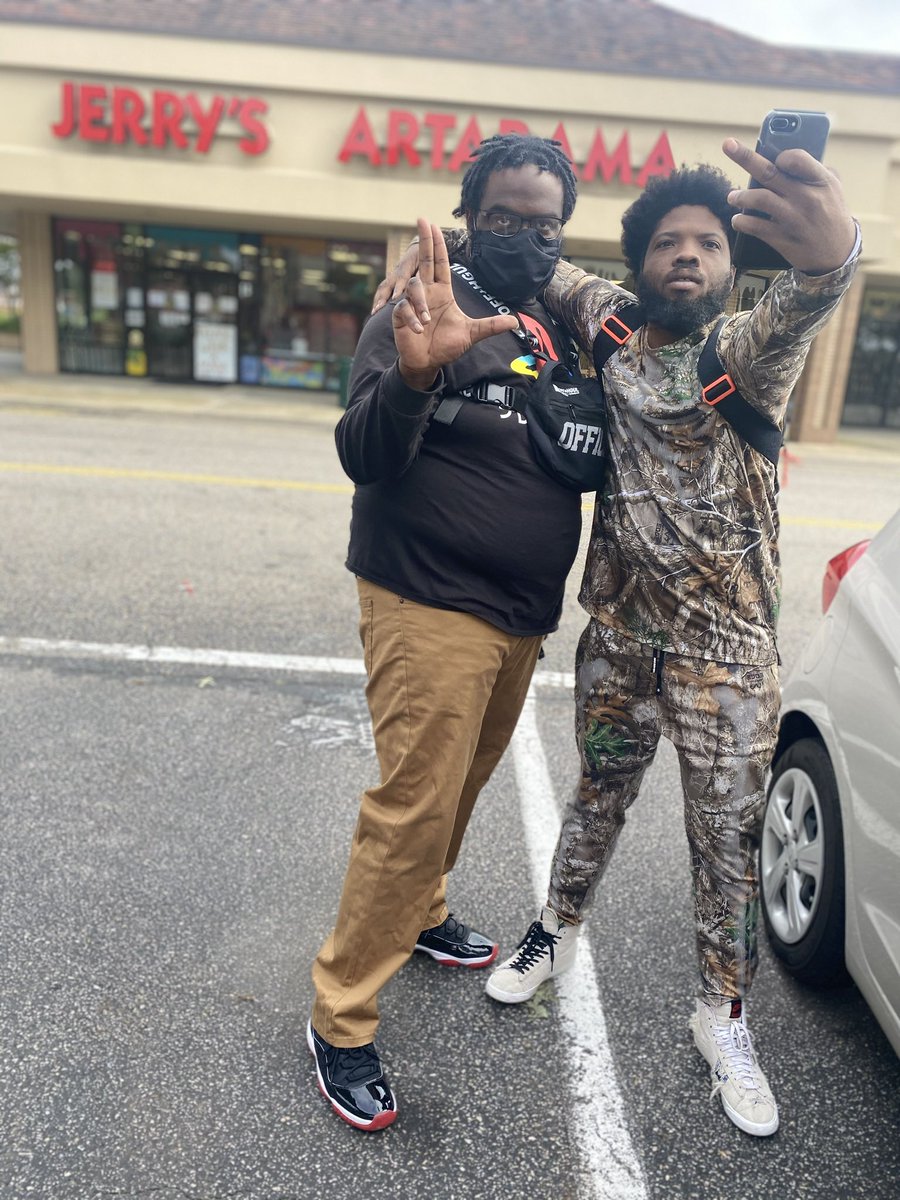 Hostof94themist's tweet photo. 🤝 https://t.co/NLBiYSQXCH
