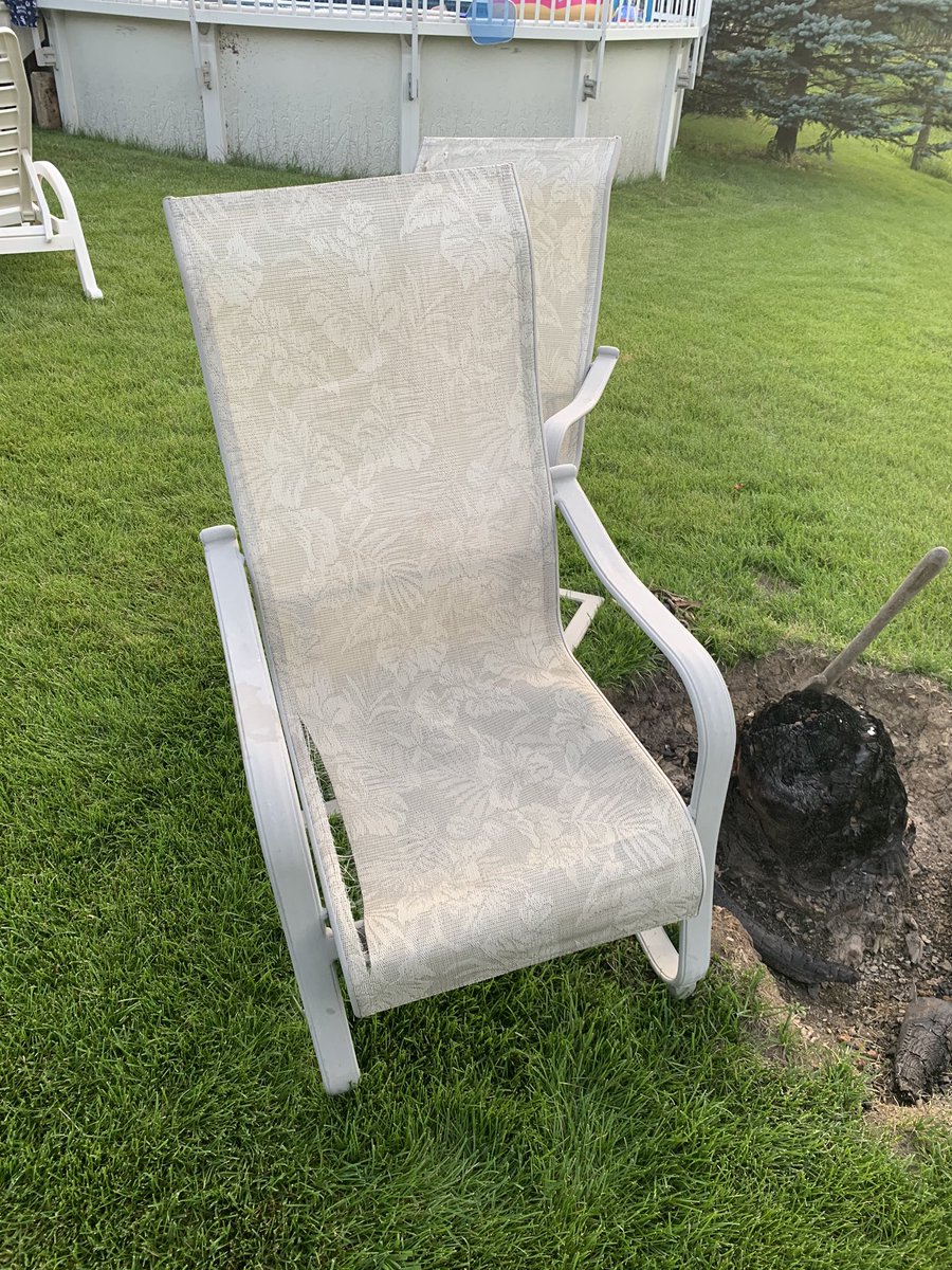 jiminawrocki's tweet photo. Love this chair https://t.co/CFm9c55GsY