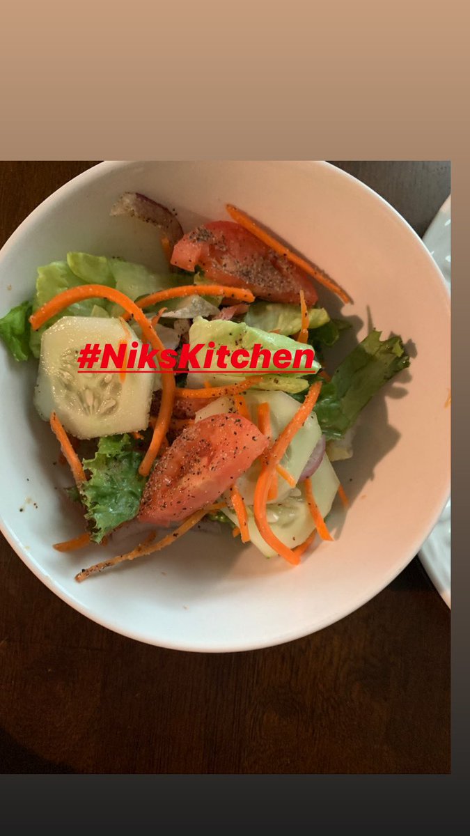 MissNikkiNY's tweet photo. Cajun Parmesan crabmeat spaghetti w/ sautéed Cajun butter shrimp & red leaf lettuce garden salad - honey butter dinner rolls - not pictured 🥴 #NiksKitchen #SatHerDay https://t.co/pt3ZDRmf0T