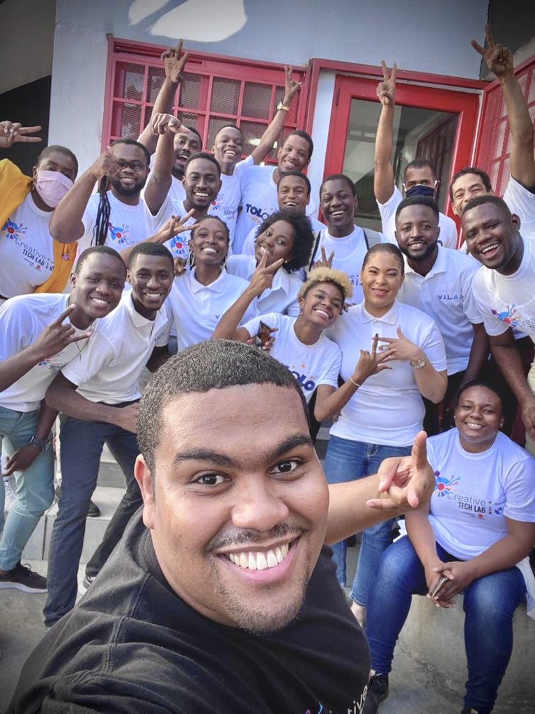 atisconstant's tweet photo. I’m happy because I was part of this wonderful initiative ( #creativetechlabhaiti ) that was organized by @el_bid and powered by @banjht. I am so honored to be part of these positive people i loved the experience https://t.co/Vbhpg0unru