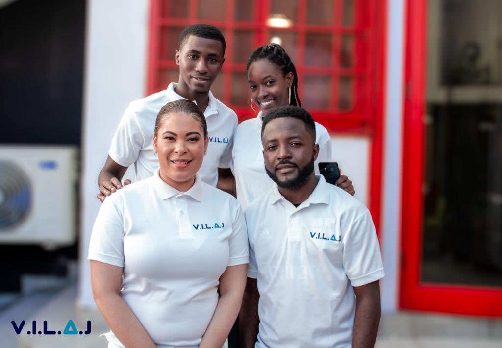 atisconstant's tweet photo. I’m happy because I was part of this wonderful initiative ( #creativetechlabhaiti ) that was organized by @el_bid and powered by @banjht. I am so honored to be part of these positive people i loved the experience https://t.co/Vbhpg0unru