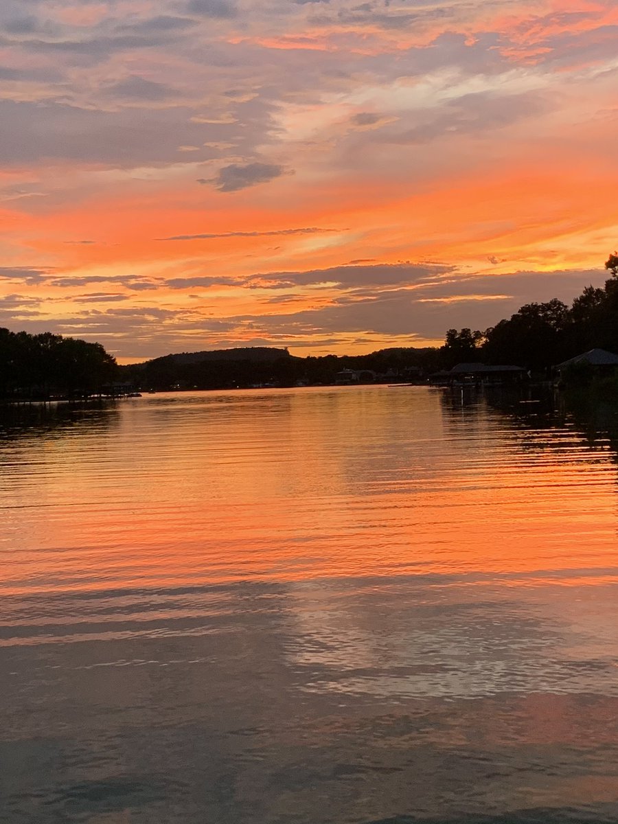 arwomack's tweet photo. @spann #myloganmartin #pier590 #loganmartinlake🌅 https://t.co/EDiRfA9nJR