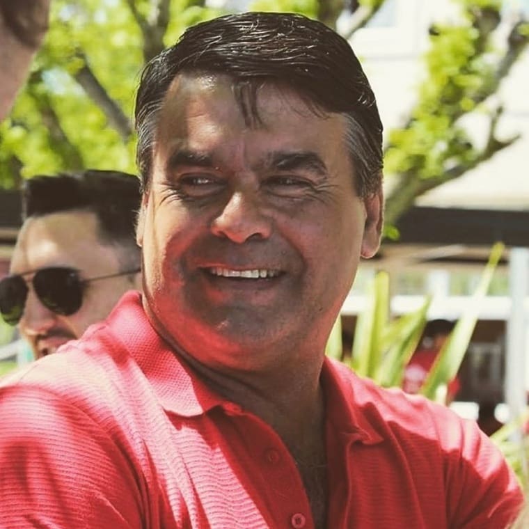 Postalespincha's tweet photo. El "Tata" BROWN ha marcado el fútbol con su entrega y coraje 
Hoy y siempre  todos los pinchas vamos a recordarte TATA querido 
#EDLP es sinónimo de vos 🔴⚪🔴🥚🦁🏆❤️🇦🇷 @juanibrown https://t.co/tTboL9O9Ze