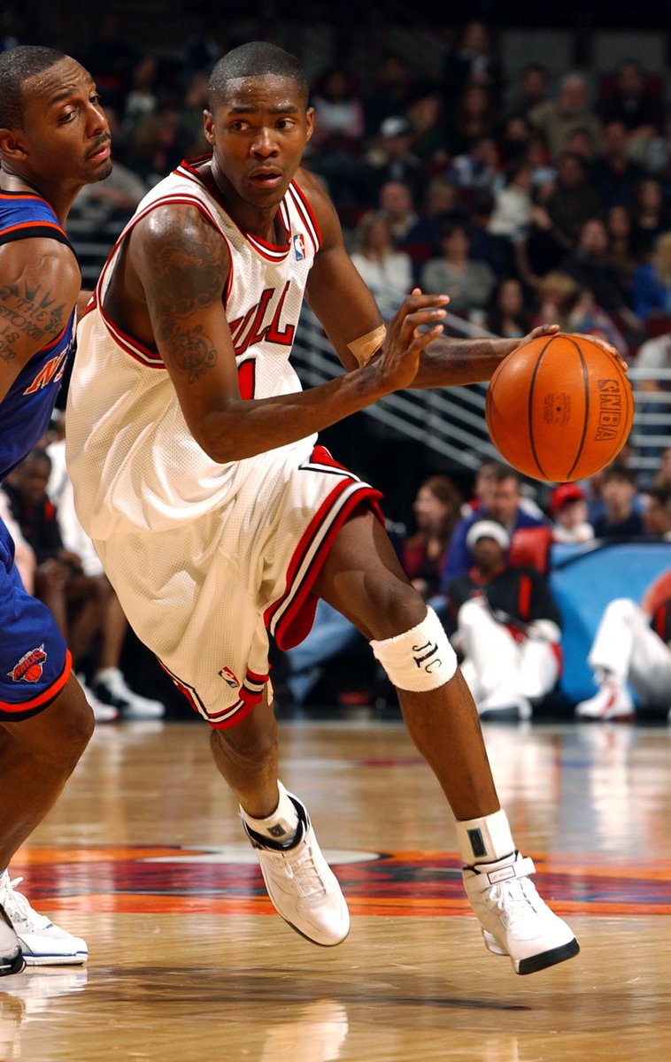 timelesssports_'s tweet photo. Young Jamal Crawford on the Bulls. ๐ฅ https://t.co/NRqkCwAcmC