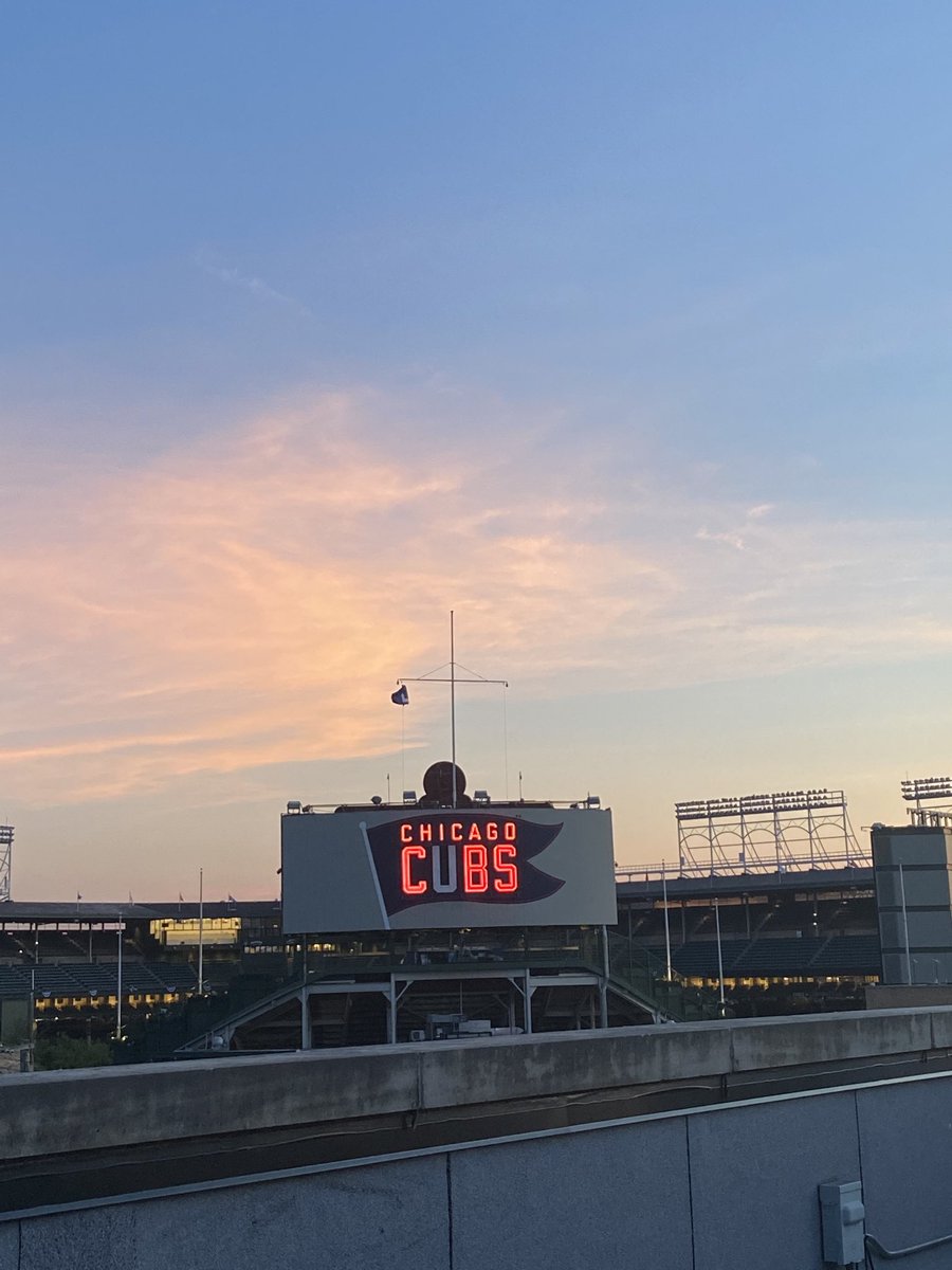 COLLEGEBOYOU's tweet photo. ⁦⁦@Cubs⁩ how much money do we need to pool together to get the U fixed? #fixtheU https://t.co/17CxfcWrBQ