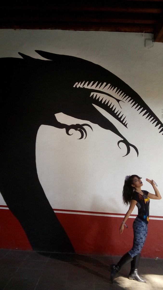 KariBlackKuran's tweet photo. "A veces nos siguen los monstruos.... otras descubres que al final tu eres el monstruo"
IMM-HK
Fotos antiguas de la exposición de #TimBurton en #México
#museofranzmayer #timburtonmx #timburton #hikarikuran https://t.co/06SN5ILuzN