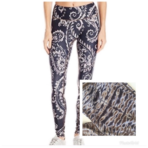 gottahaveit66's tweet photo. So good I had to share! Check out all the items I'm loving on @Poshmarkapp from @TheExpertMan_ @kddolphins #poshmark #fashion #style #shopmycloset #prismsport: https://t.co/jTXWHGMfwV https://t.co/WUVBn1SRHf