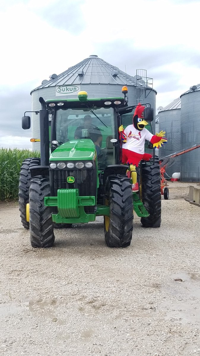 MissouriCorn's tweet photo. Who else is pumped because baseball is back?! #GoFarmTeam #FredbirdOnTheFarm https://t.co/0Q0OYl7IIj