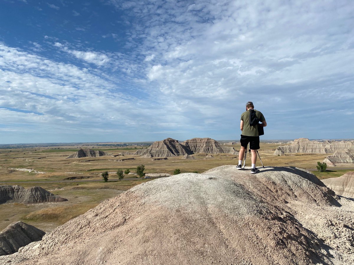 anitacontini1's tweet photo. Roan and Quinn traveling with parents in the badlands https://t.co/oxsniAGpBX