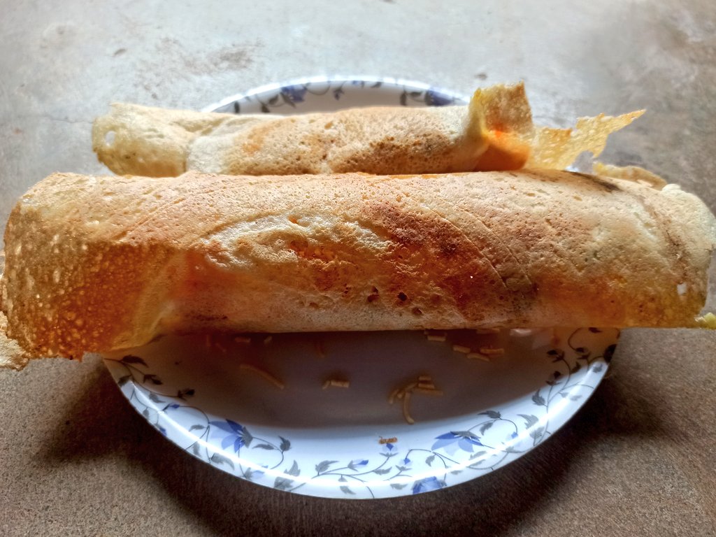 Akashpatel233's tweet photo. #Sunday 
#Morning
#HomeMade
#Dosa😋😋😋😋 https://t.co/BIidyId2Et