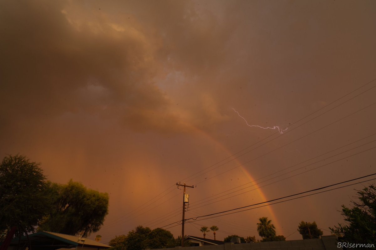 biserman's tweet photo. Here are a few more showing the variety and of color as the storm rolled through. https://t.co/JYgHpTHhJd