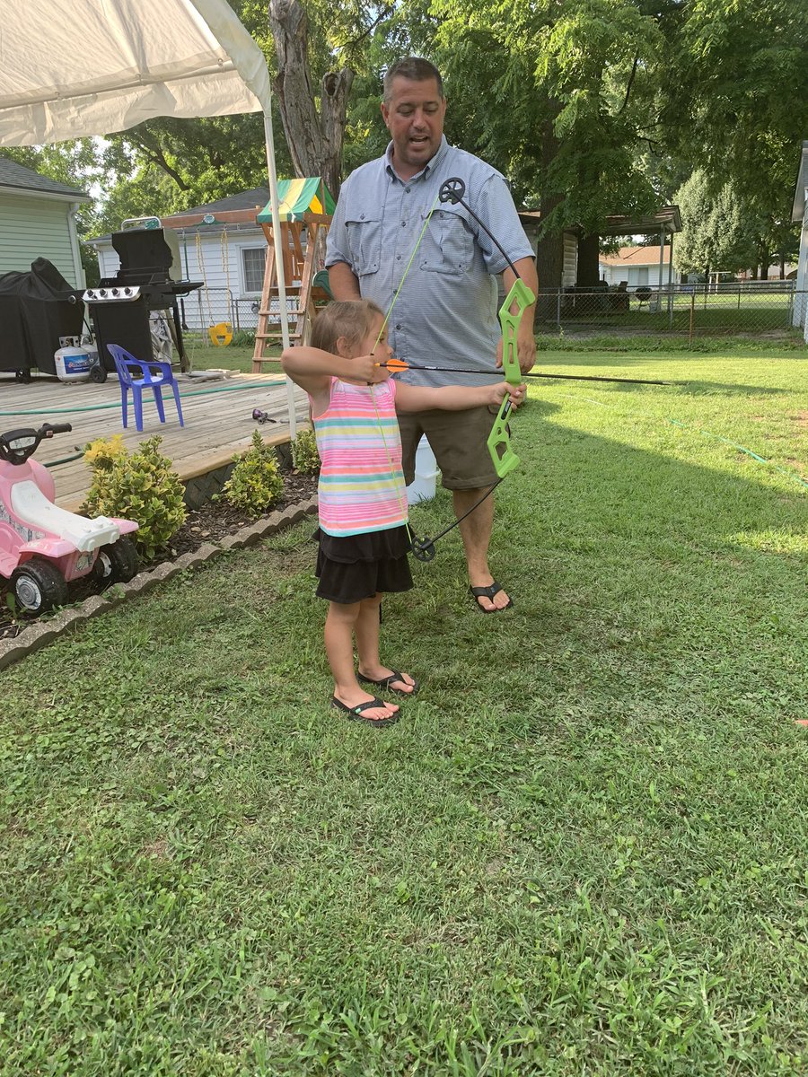 kgriff716's tweet photo. My 3-year old is a natural! #MiniMe #archery #futurebowhunter watch out @PursuitChannel @Realtree @EvaShockey @JimShockey_ @mtn_ops @BearArchery future #huntress here! 🏹💕 https://t.co/Y9r4U1uMUw