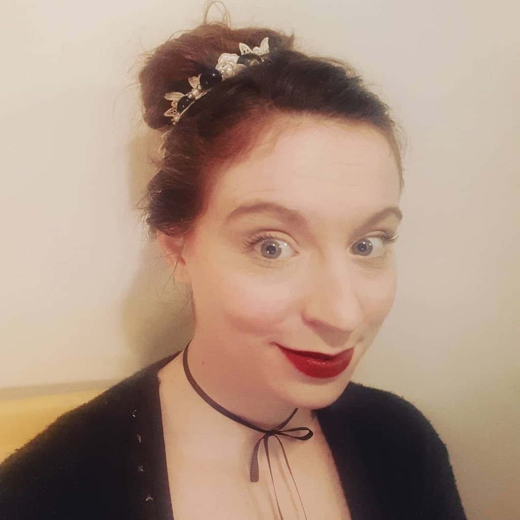 GniteNet's tweet photo. Oh wow, just got #crowned, I'm sure this is gonna go REAL well! #AnneBoleyn #HenryVIII @myentworld #CoronaColdReads
.
.
.
.
.
.
.
#actorlife #actor #inthe6ix #inthesix #inthe6 #Toronto #indie #theaTO #canadiantheatre #indieshakes #indieshakespeare #indie… https://t.co/O9gmGcpLfL https://t.co/P2lFieZXsE