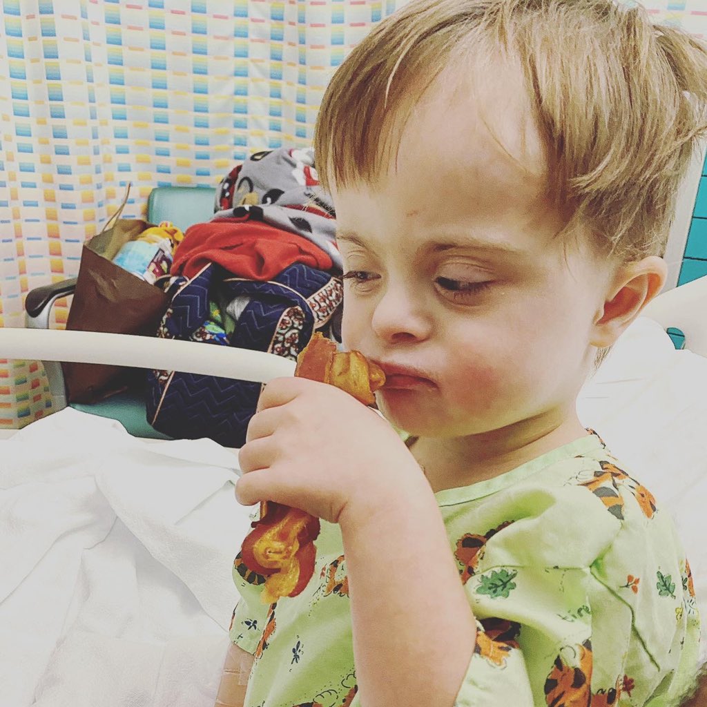 Grahams_jrnyDS's tweet photo. Graham slept well last night and woke up with a spring in his step. The Dr came in this morning and said that his blood labs were the best she had seen them. G will have another chemo treatment, and this is a big one. It will be a four hour drip of chemo. #prayforgraham https://t.co/w9o8CAK290