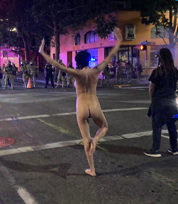 movie_gal_10's tweet photo. @maryhare0 Exactly! #PortlandAthena
#2020protests https://t.co/AWIdg4X1qA