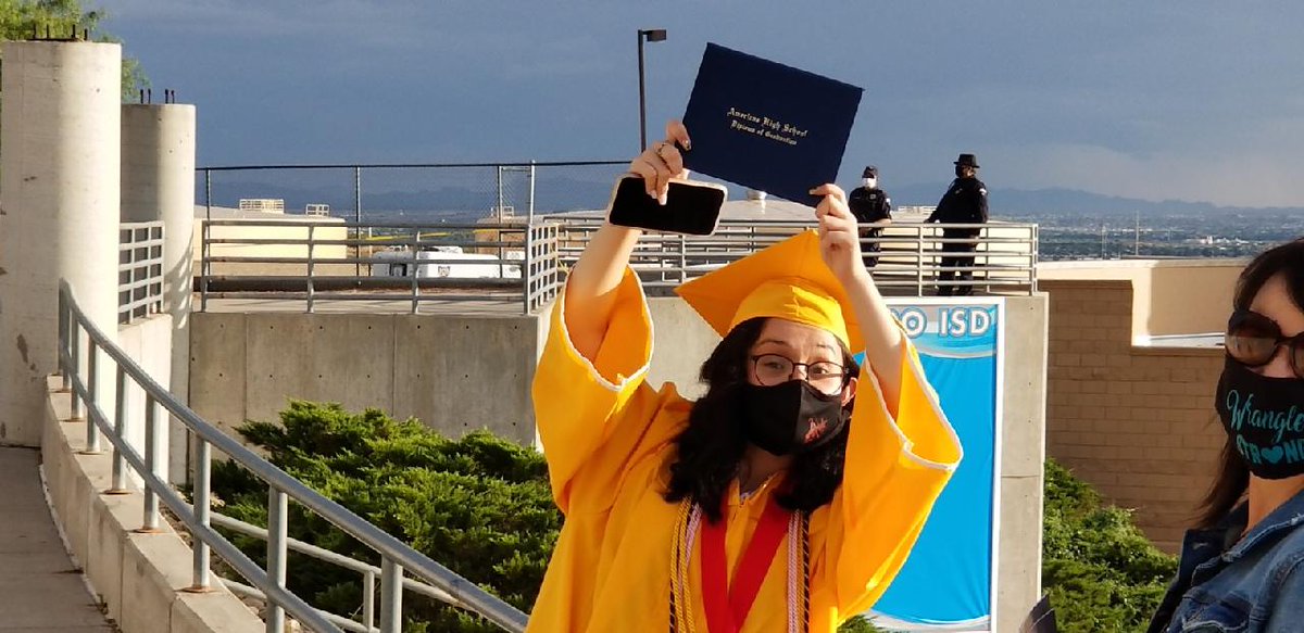 CMelendez_SVES's tweet photo. Go AHS Trailblazer!!Thank you TeamSisd for making the graduation ceremonies special for all the 2020 grads. We are so proud of you Samantha. Love you mom and dad! The world is waiting...go out and make a difference! #teamsisd #yahoo#class of 2020 #America's HS. https://t.co/FR6fCtS8kf