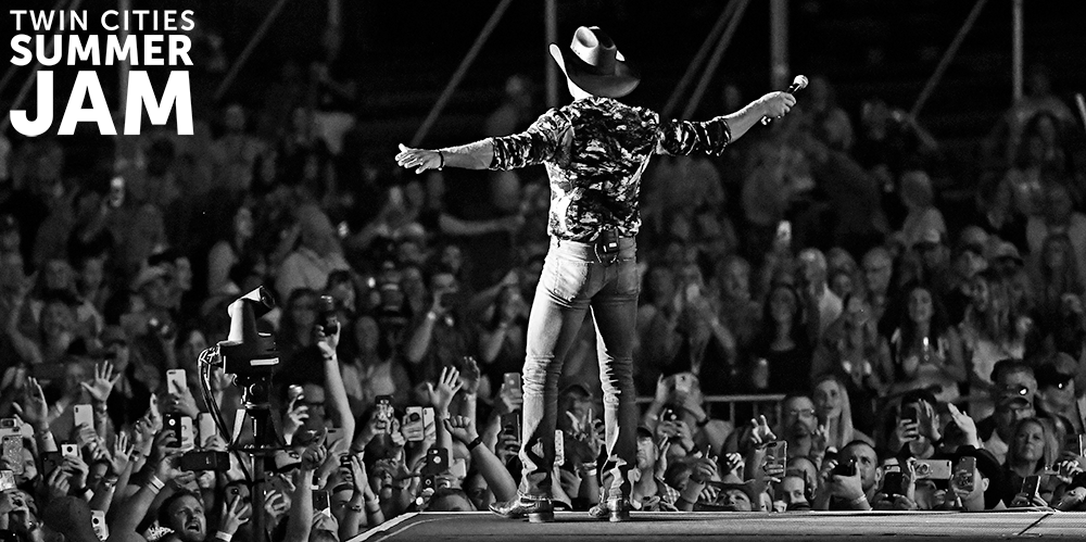 TCSummerJam's tweet photo. And how about this? @TheTimMcGraw , what a way to end the first year of Twin Cities Summer Jam?!?! #BackToSummerJam https://t.co/Lp7Dcluco0