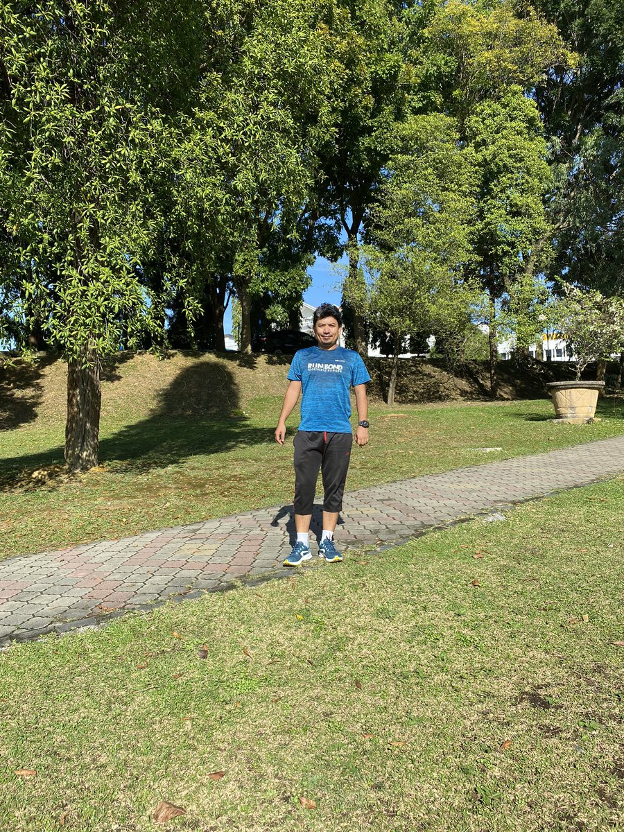 _jorji's tweet photo. Tahukah anda,
Diambil dengan iphone 11 pro max, midnight green 256gb turbo charger DOHC baru beli semalam. Berdesup! #TipsJogging https://t.co/TYNQiKsJyl