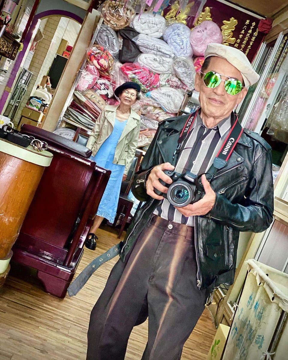 MixtChatuchak's tweet photo. ใครอยาก get this look เหมือนคุณ​ตา��ุณ​ยาย​คู่นี้ มาที่ มิกซ์​ จตุจักร​ และ มิกซ์​ไนท์​มาร์เก็ต​ เลย
#มีแต่คำว่าน่ารักเต็มไปหมด #NicetoMixtYou​ #MixterHipster #ตลาดกลางคืน #ตลาดนัดจตุจักร
#สายแฟ #สายเซอร์ #สายเกา #สายสตรีท #ตามไปมุง ต่อกันได้ที่ IG: wantshowyoung https://t.co/GnJfY7WTgo