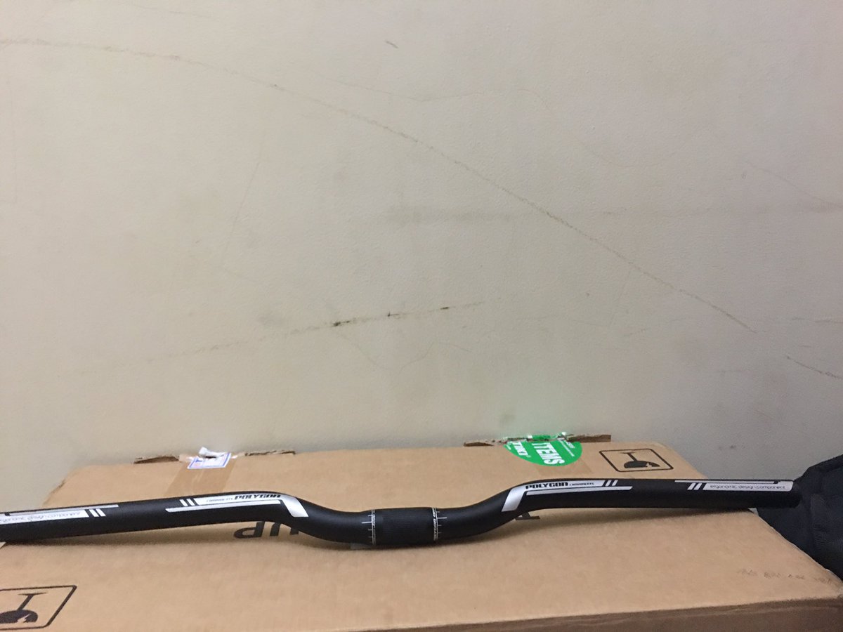 fixedbar15's tweet photo. Wts risebar polygon 630mm kondisi 9,5/10 mulus uncut/ blm dipotong non os price 100rb nego minat? 081291431972 COD jakbar via tokped bisa #fnfjb https://t.co/LSDWXQgMrs