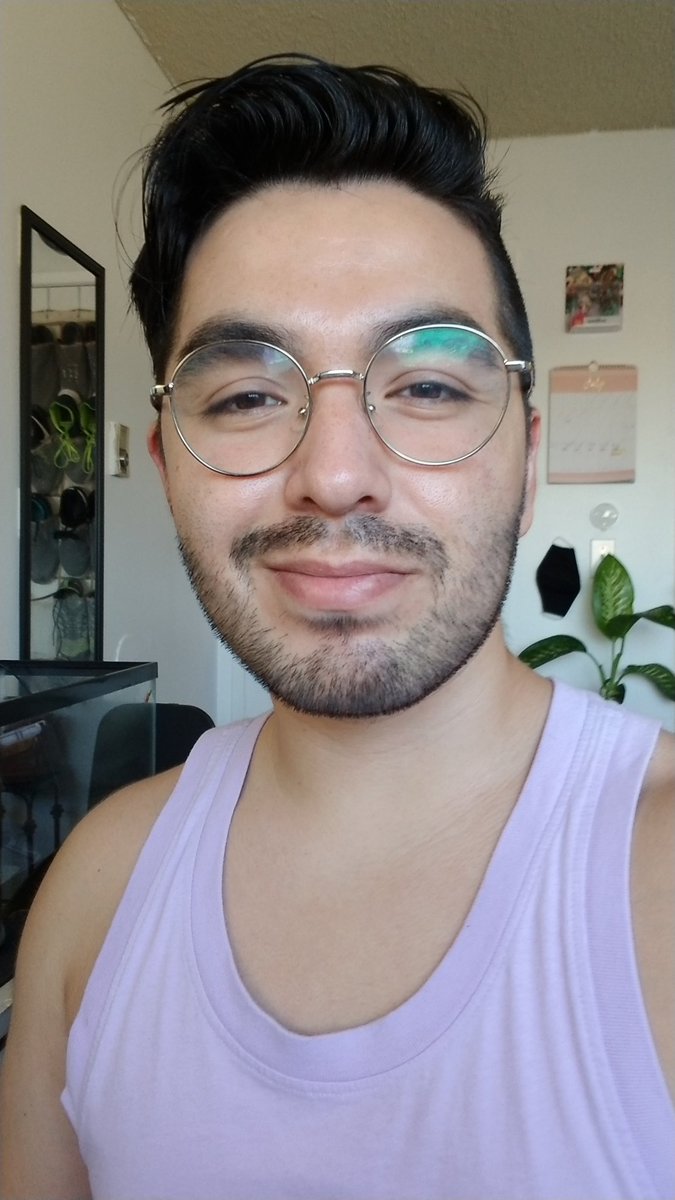 EyeSayUhh92's tweet photo. Having a drink and streaming some Overwatch. Find me @ : https://t.co/i7TgmgJn4L https://t.co/TYrEviZGMf