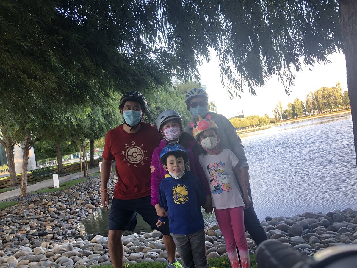dopepigoo's tweet photo. Family hunting for that shiny Gible! #PokemonGOFest2020 https://t.co/Nxbe0hiFWJ