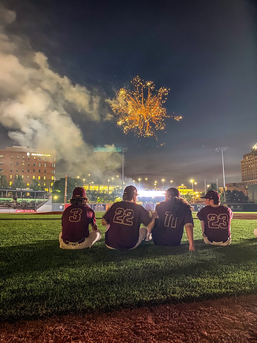 Great end to an incredible night. Thank you <a href="/AkronRubberDuck/">Akron RubberDucks</a> <a href="/RoyBee16/">Roy</a>