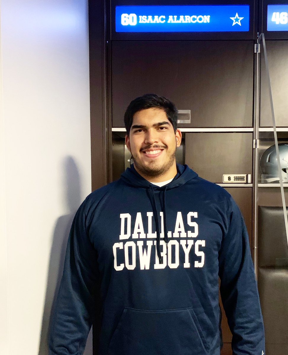 CONADEIPmx's tweet photo. 60 @IsaacAlarcon ✭
Estrenando casillero 🇲🇽🏈🤠
📸 SomosCowboys #CONADEIPfba https://t.co/OkGyNvAY8N
