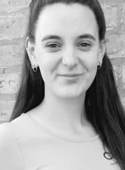 #JusticiaPorJulieta #NiUnaMenos #BastaDeMatarnos No encuentro más palabras para describir la sensación ante lo q pasó con Julieta. Tenía sólo 19 años, volvía de trabajar pero no llegó a su casa porq un pedazo de mierda la atacó, la mató y la enterró en su patio. Pasó en #Berabevu