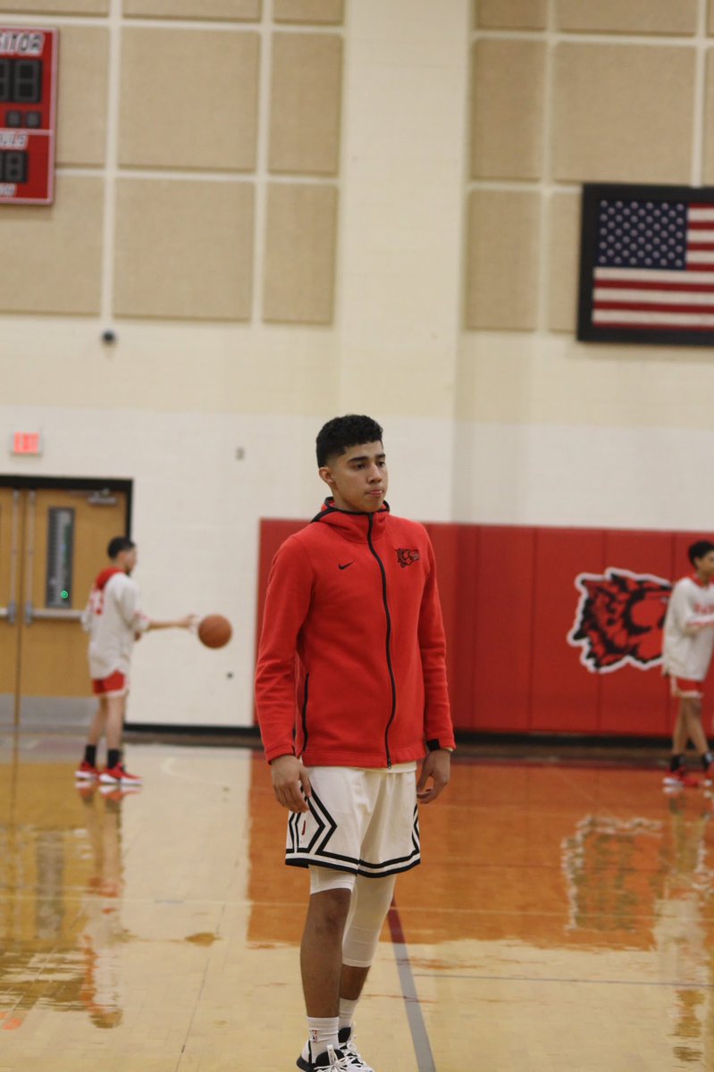 PhsBasketball6's tweet photo. Congratulations to Irving Gamez #23 on signing with @OHCC_Wolfpack . Wishing you the best of luck in the next chapter of your academic and basketball career. Much love from the Lobo Family 🏀❤️ https://t.co/dVOyFeCucI