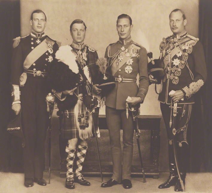 SourceVosj's tweet photo. @rchow_sja @StJohnsGate @StJohnINTL @StJohnEngland @SJA_Canada @Markatthefarm @PrioryWales And here’s 4 of #EdwardVII’s grandsons in 1931: Duke of Kent (later Prior of @PrioryWales), #PrinceofWales (later #SovereignHead of @StJohnINTL), Duke of York (later Sovereign Head), and Duke of Gloucester (later #GrandPrior).
#OneStJohn #StJohnPeople
@StJohnsGate @RoyalFamily https://t.co/8IqOXlAQii