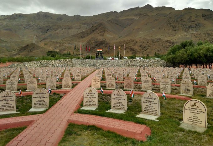 Rahulpatel_108's tweet photo. "Heroes will never die, if they do, they will live in the hearts of the people." 
 Let us rememeber  the saga of courage, valour and sacrifice of the brave soldiers of Maa Bharti on this Kargil Diwas. JAI HIND 🇮🇳🇮🇳🇮🇳 
#KargilVijayDiwas2020 https://t.co/hJUOog2ocg