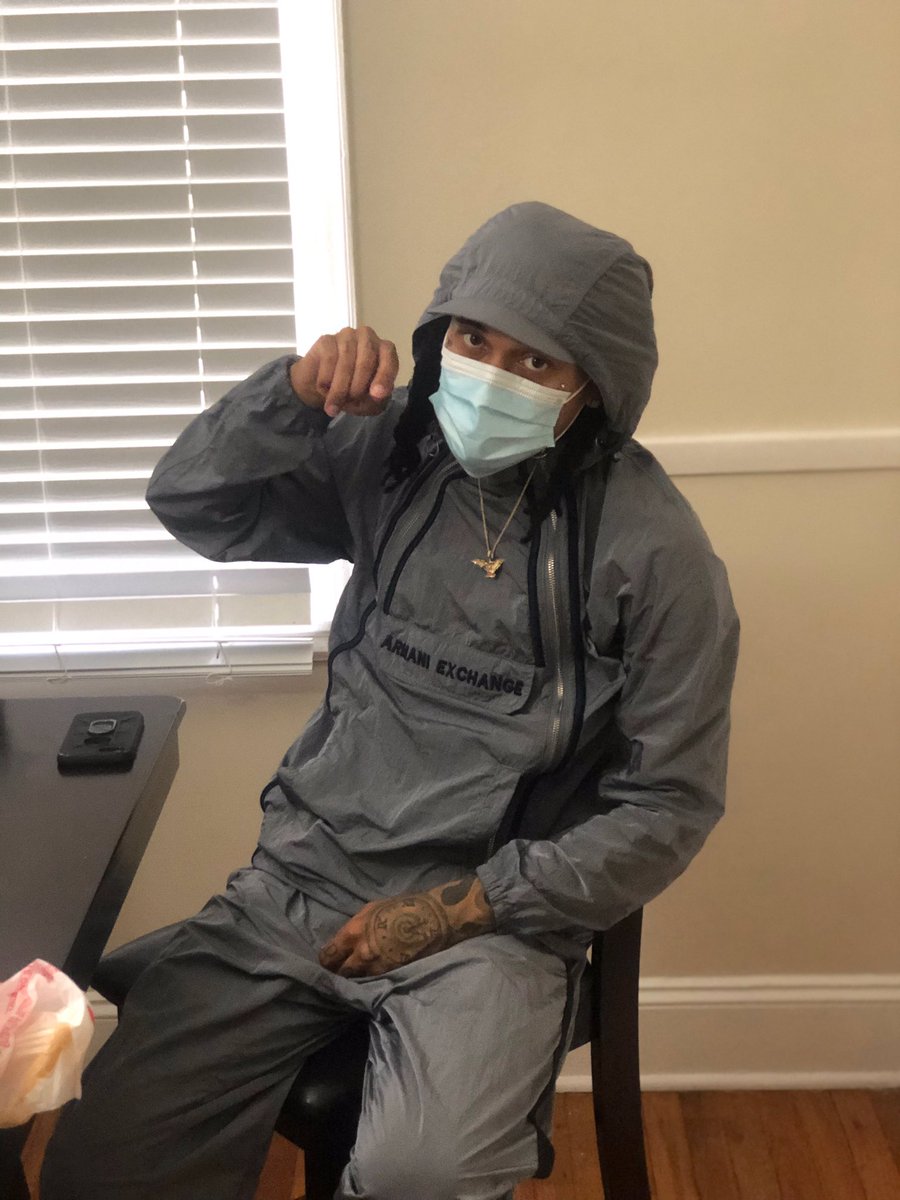 MackWitDaMac's tweet photo. Quarantine Klean 😷♻️🎰#ArmaniMack https://t.co/2ZCjzrmQgN