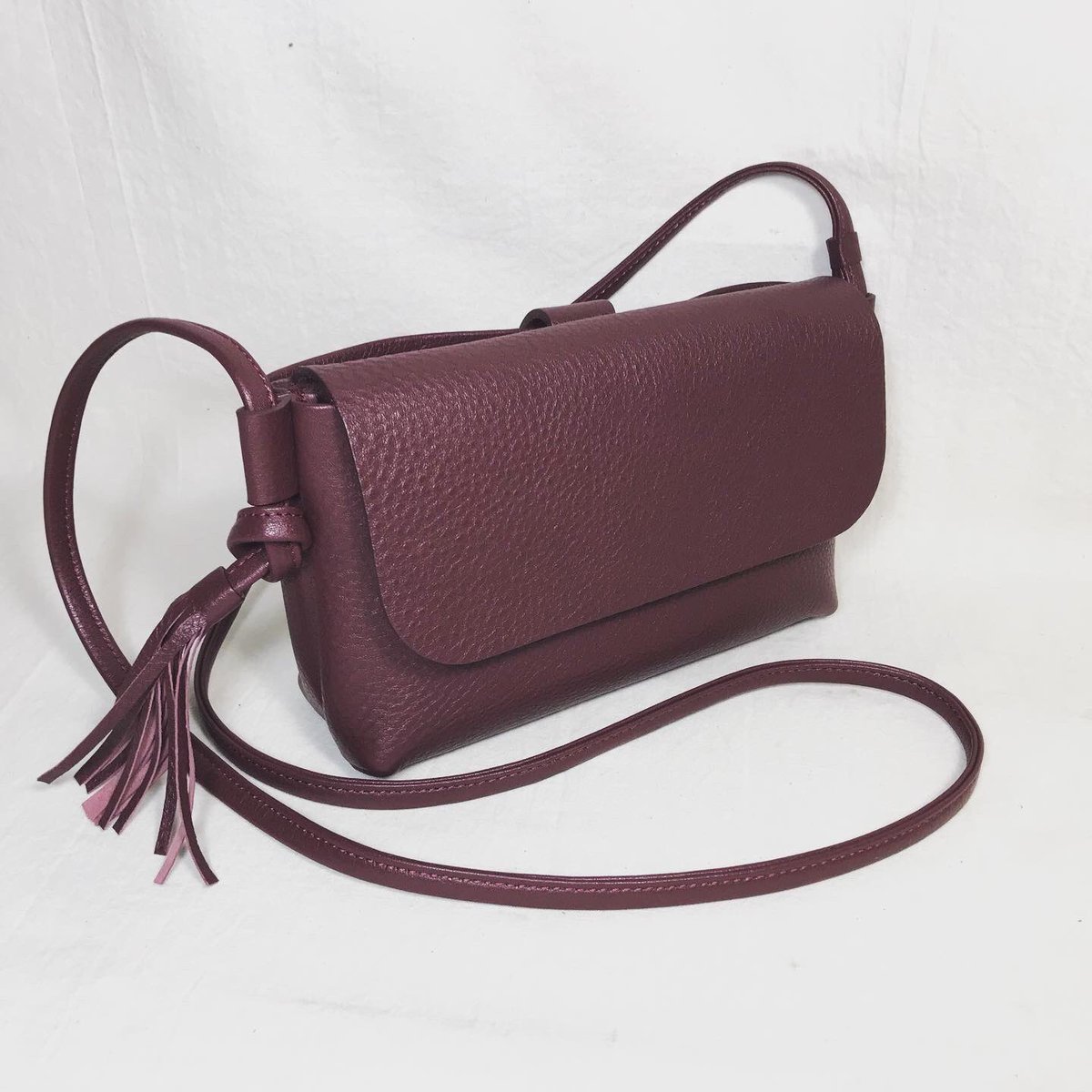 Partymix در توییتر Mobile Pochette スマホポシェット スマホを中心に考えたポシェットです 背中のポケットに Iphoneのplusまで楽に入ります お待たせ致しました Partymixポシェット スマホポシェット スマホバッグ メッシュバッグ ポシェット ハンドメイド