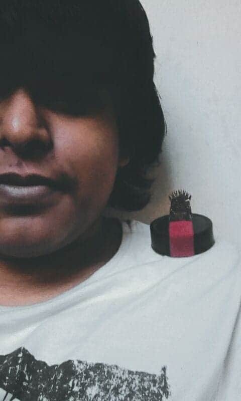 NahianShamrat's tweet photo. For the first time in his life, he created something creative that surprised me. @_Arian_Milan_ made a little tiny Iron Throne with james clips and stapler pins and it looks really cool. Great job 🙌
#GameOfThrones #IronThrone https://t.co/2UjhwY5brg